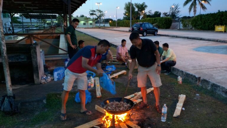 April 2016 - Messing in Brunei after Bn exercise in Kenya